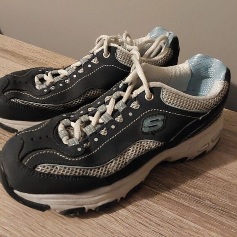 SKECHERS D'LITES WOMENS SZ 5 WALKING RUNNING ATHLETIC SHOES‎  NAVY & LIGHT BLUE